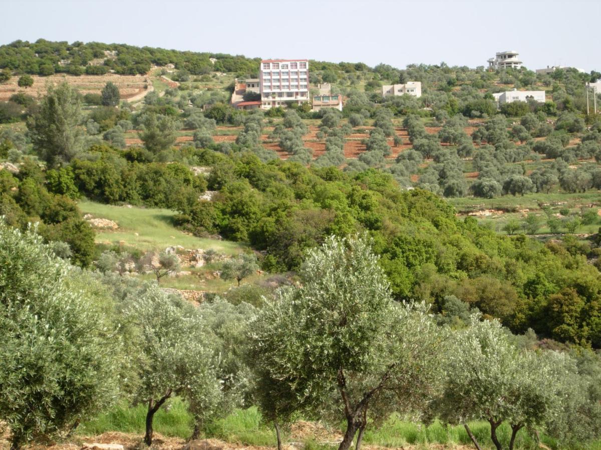 Ajloun Hotel Exterior foto